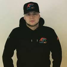 roosteeni - Kick-tilastot, analytiikka ja kanavan esittely